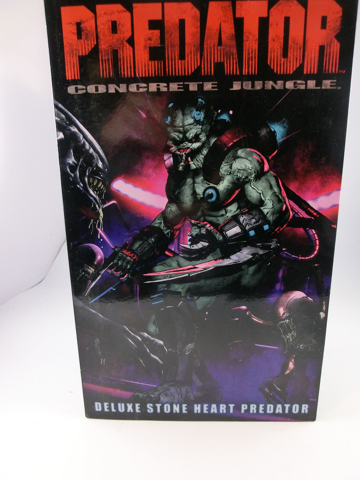 Predator 2018 - 30 cm Action Figur - Deluxe Ultimate Assassin (unarmored)