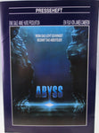 Abyss Presseheft mit 8 ( 18 x 13 cm ) Pressefotos