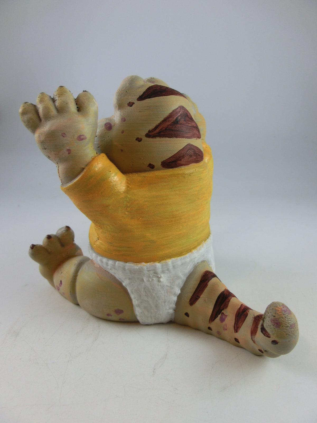Die Dinos, Baby Sinclair Figur 13 x 14 cm
