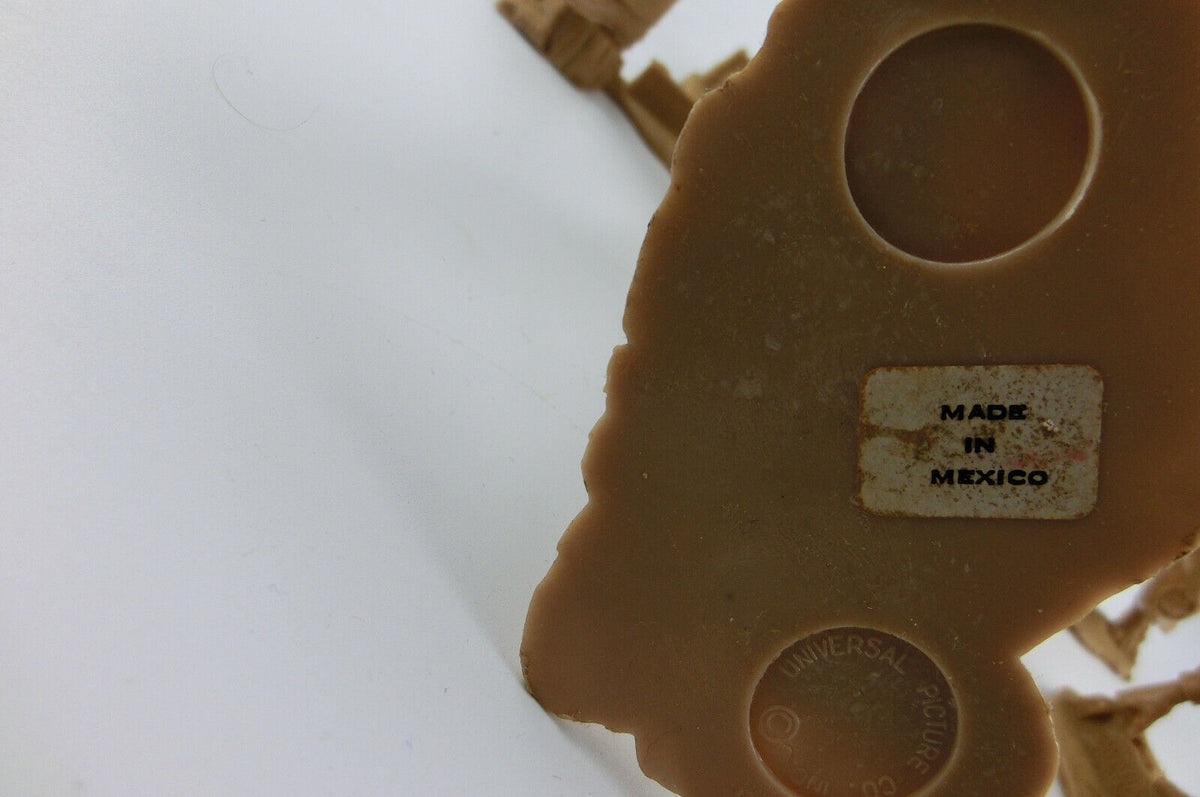 The Hunchback or Notre Dame Figure Marx Mexico, brown, 1963