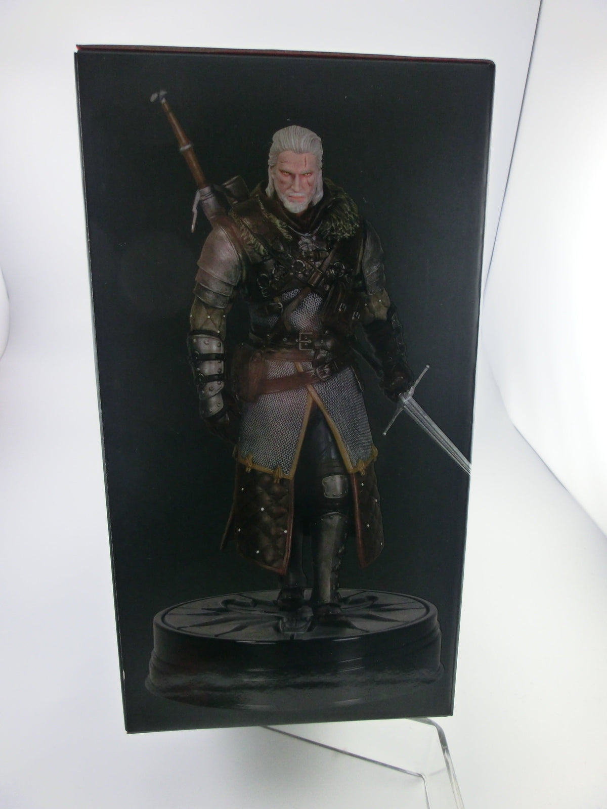 Witcher Wild Hunt  Statue Geralt Grandmaster Ursine 24 cm